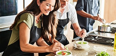 Couples cooking classes